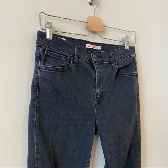 Levi’s x Aritiza - 720 High Rise Super Skinny Distressed Knee Jeans (Size:27) - Picture 5 of 12